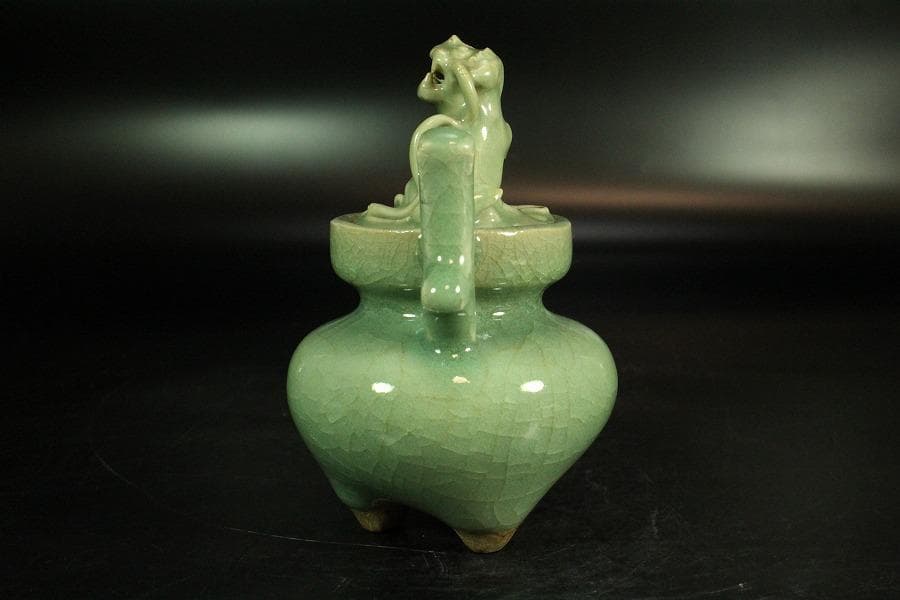 中国美術 青磁 双耳 獅子蓋 香炉 古渡(K-YC684)