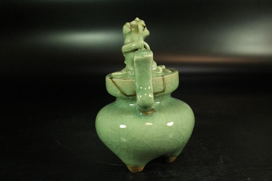 中国美術 青磁 双耳 獅子蓋 香炉 古渡(K-YC684)