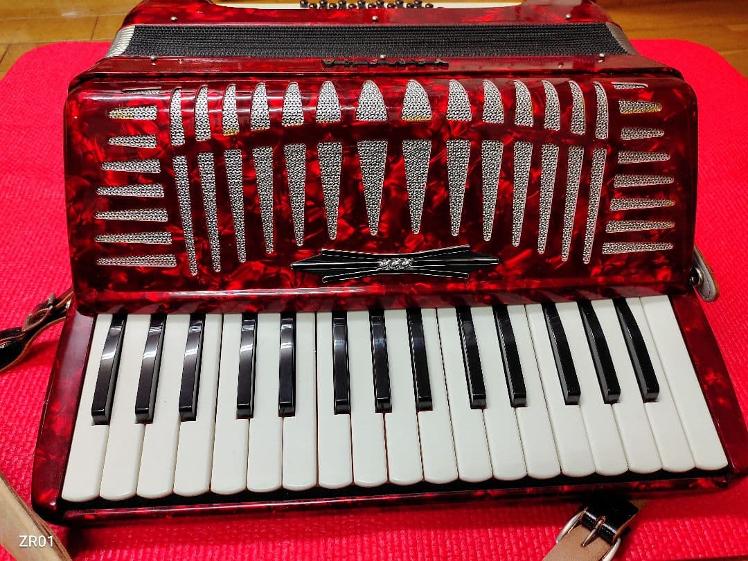 YAMAHA アコーディオン 赤 マーブル模様