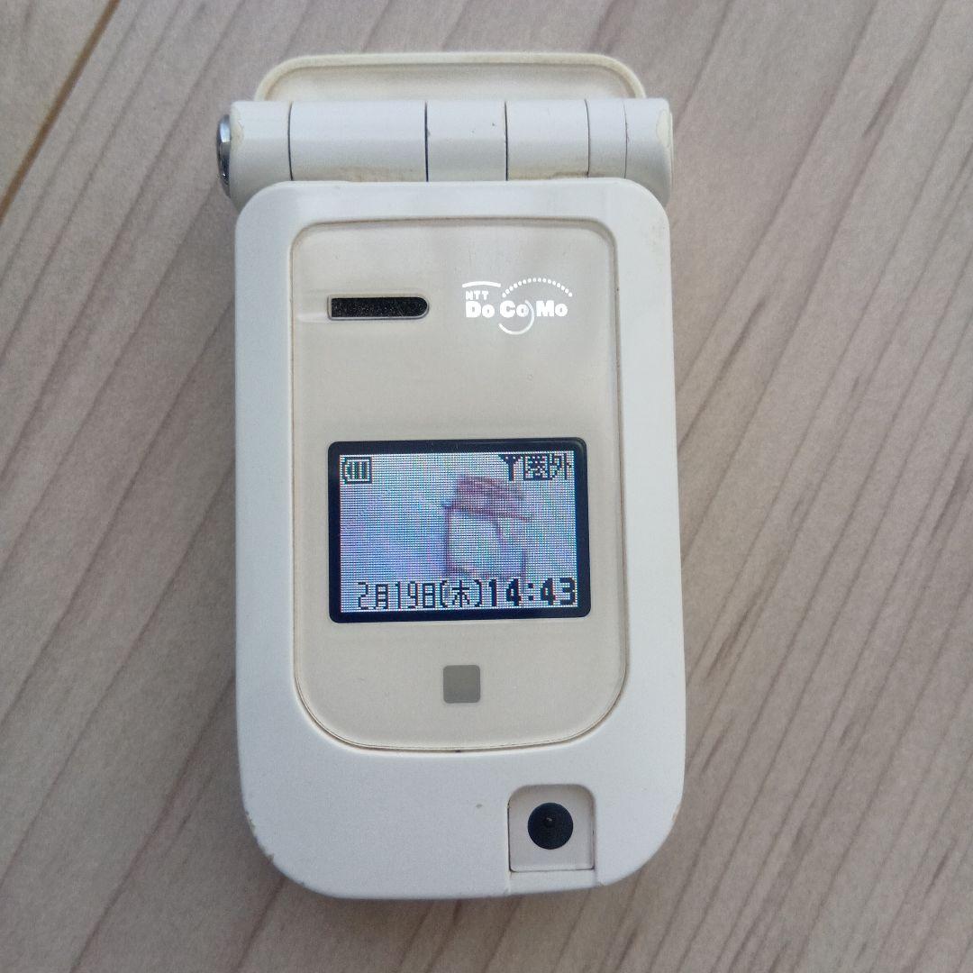 レア ドコモ P253i 充電器付き ガラケー 携帯 2004年製