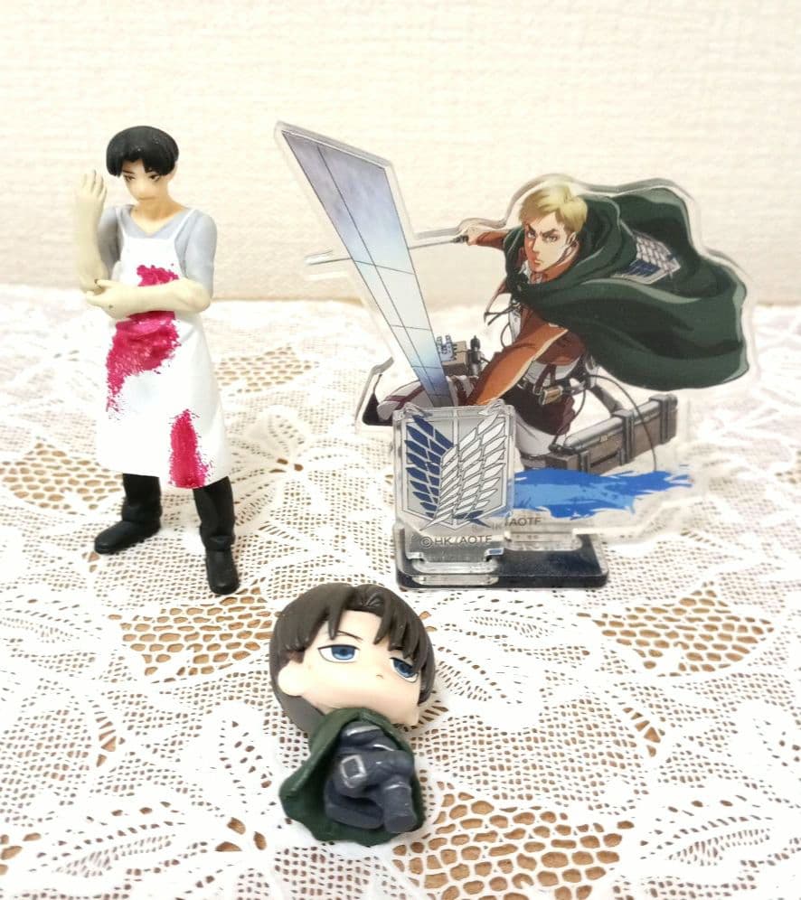 進撃の巨人　アニメグッズ まとめ　セット　リヴァイ　エルヴィン