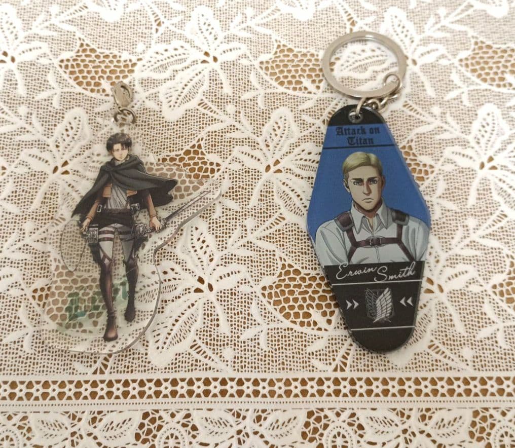 進撃の巨人　アニメグッズ まとめ　セット　リヴァイ　エルヴィン