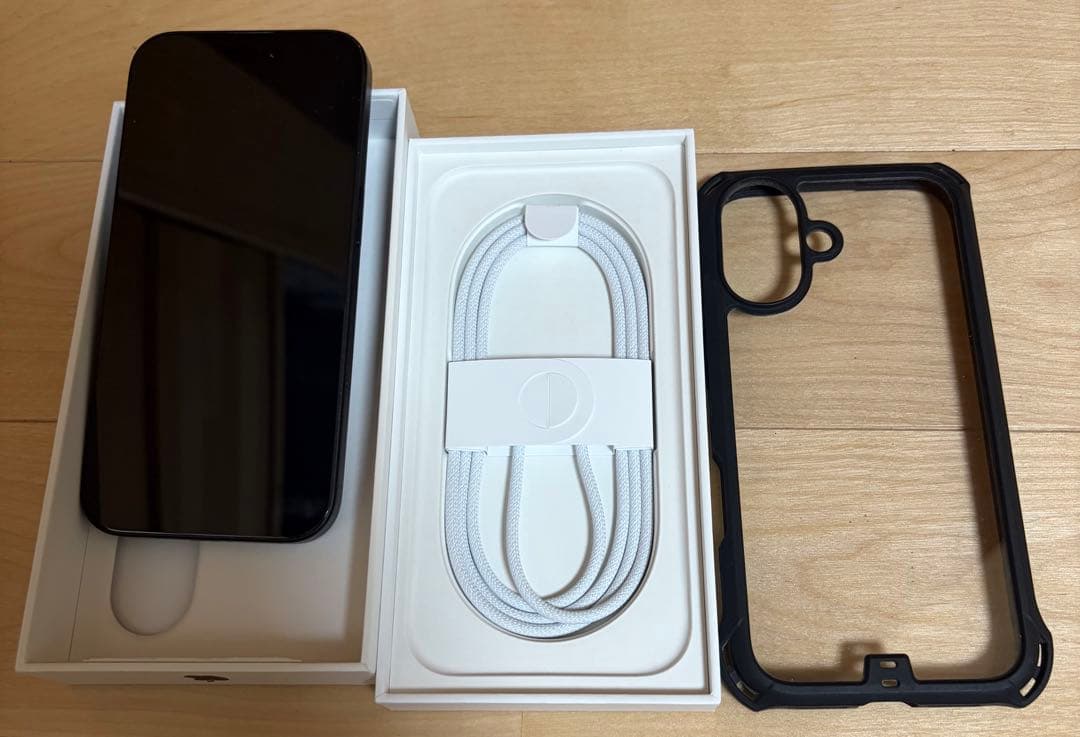 【バッテリー98%】iPhone16 ブラックSIMフリー　128GB ケース付
