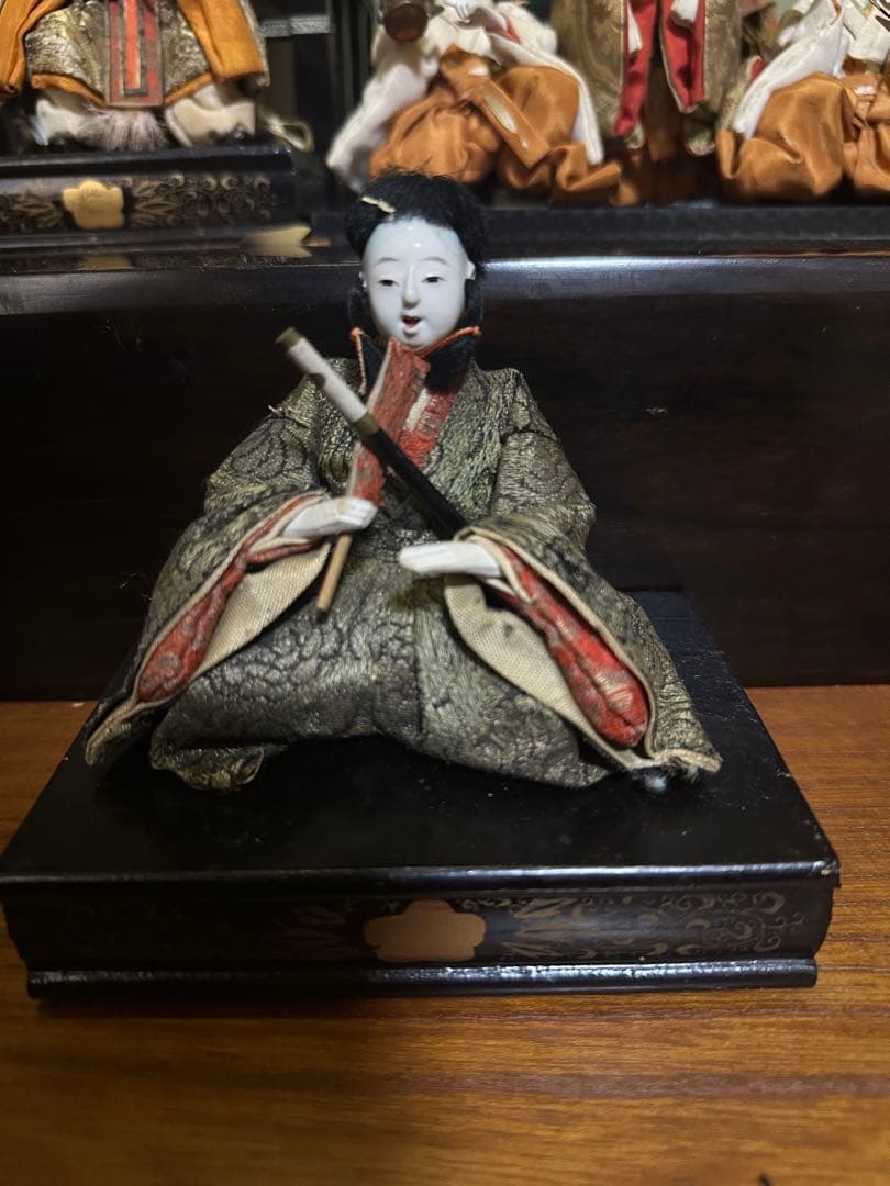 雛人形セット 伝統的な雛祭り　御殿付き お道具付き