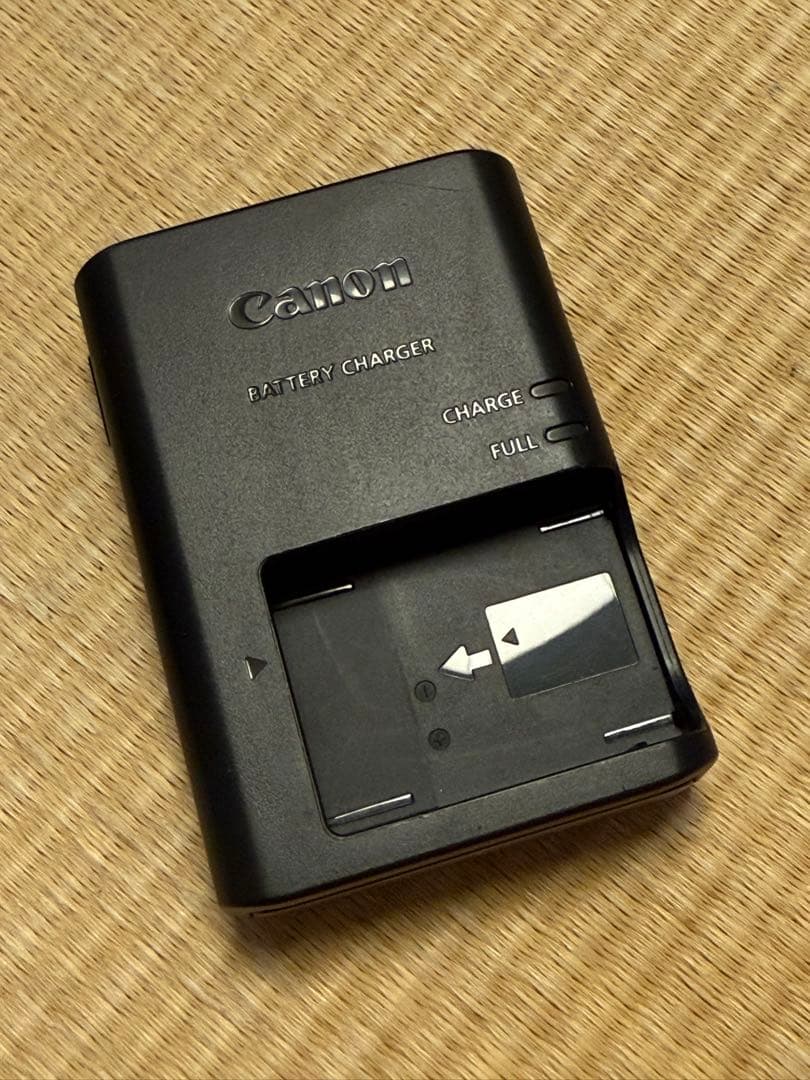 Canon EOS M100 + EF-M 15-45mm + 22mmセット