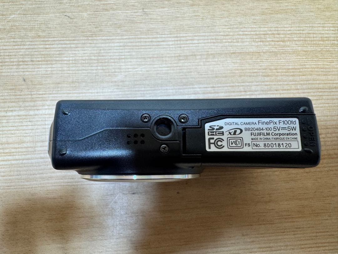 FUJIFILM FINEPIX F100fd デジカメ 本体