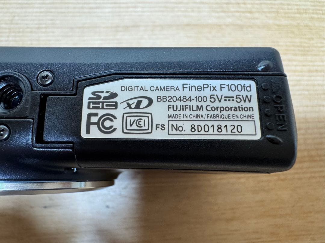FUJIFILM FINEPIX F100fd デジカメ 本体