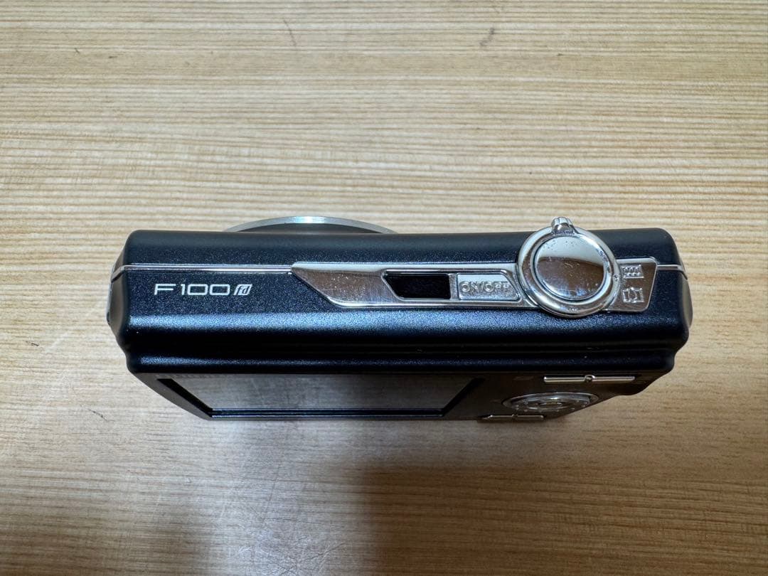 FUJIFILM FINEPIX F100fd デジカメ 本体