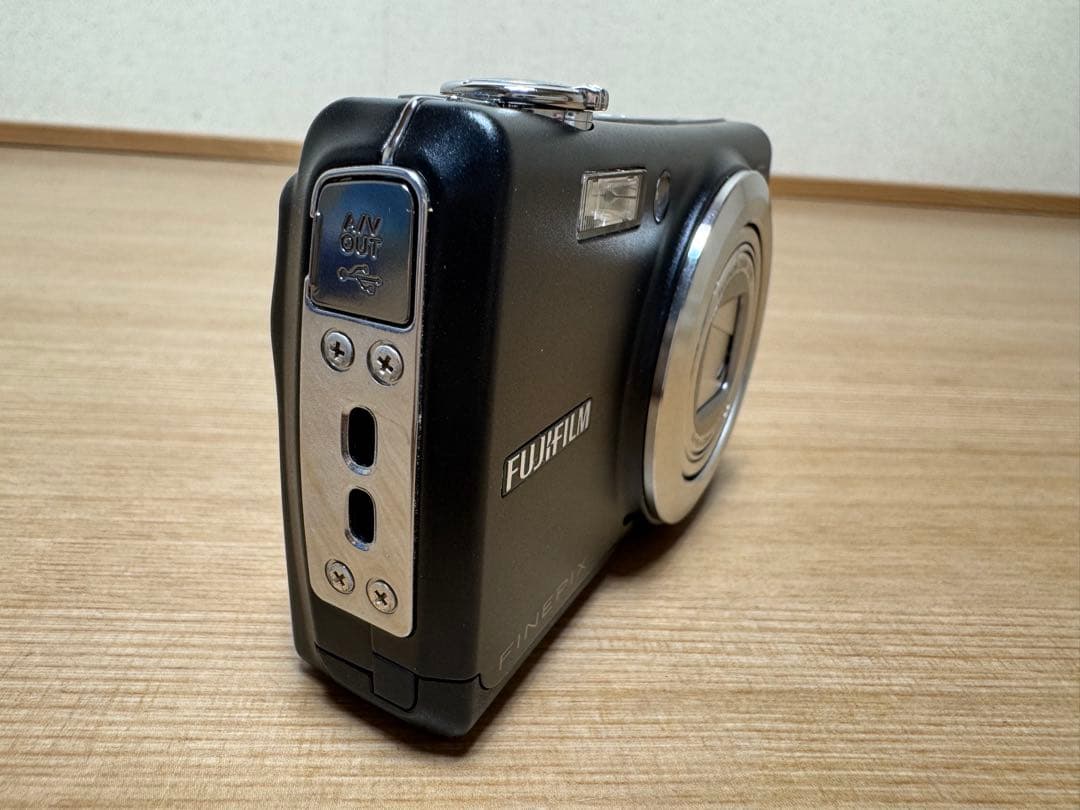 FUJIFILM FINEPIX F100fd デジカメ 本体