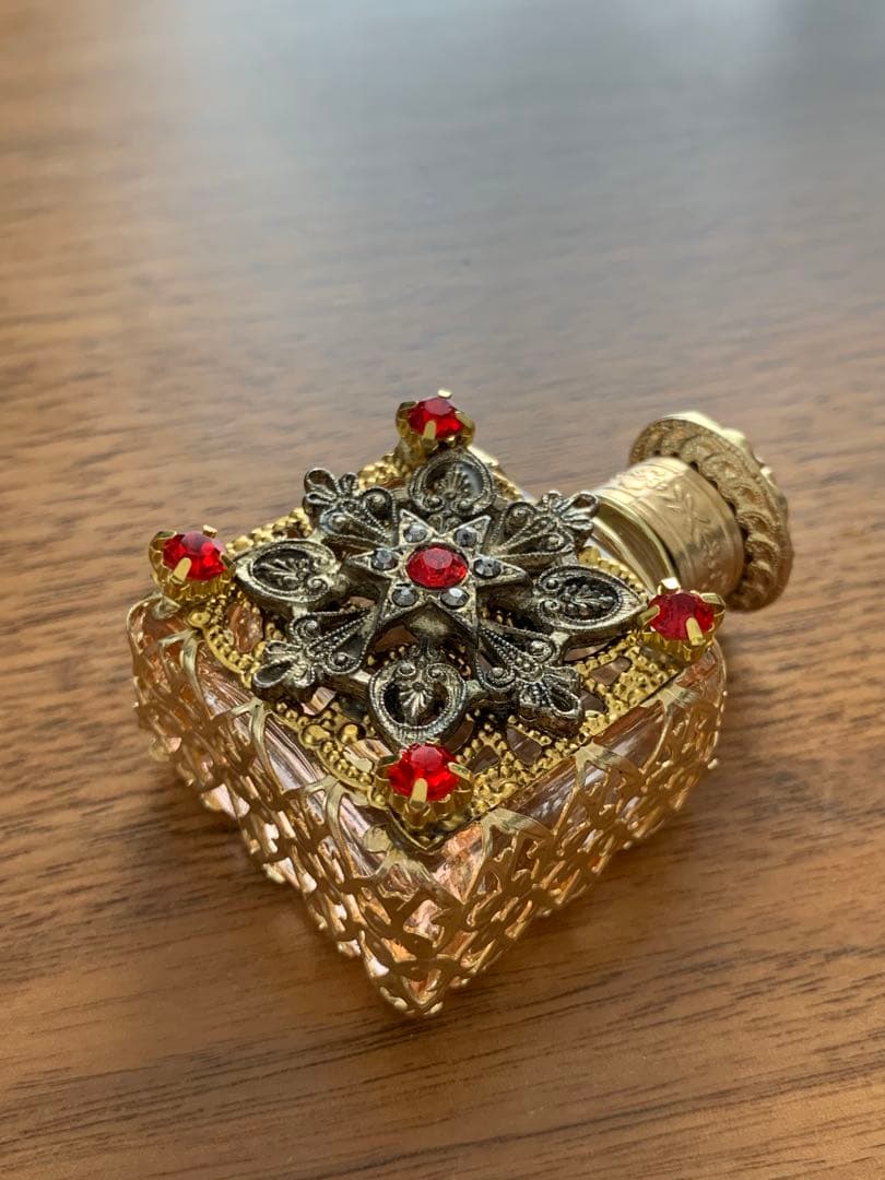 荘厳なチェコ香水瓶