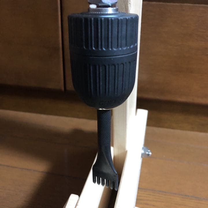 レザークラフト用　音の出ない菱目打ち機