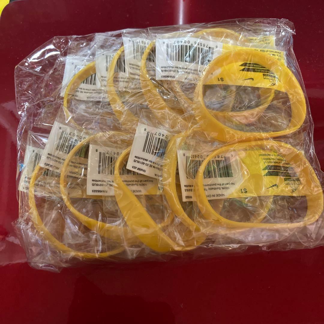 LIVESTRONG リストバンド　アダルトサイズ　10個セット
