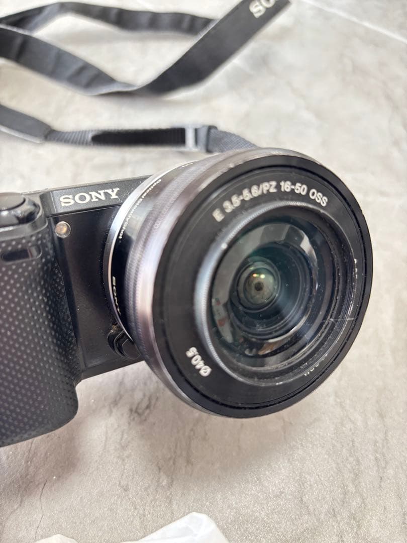 SONY ミラーレス一眼 NEX-5T ※液晶一部変色あり