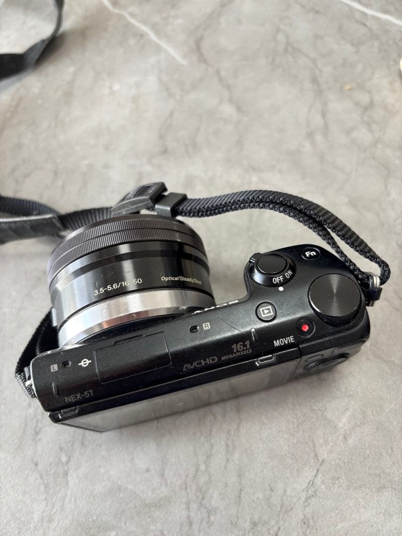 SONY ミラーレス一眼 NEX-5T ※液晶一部変色あり