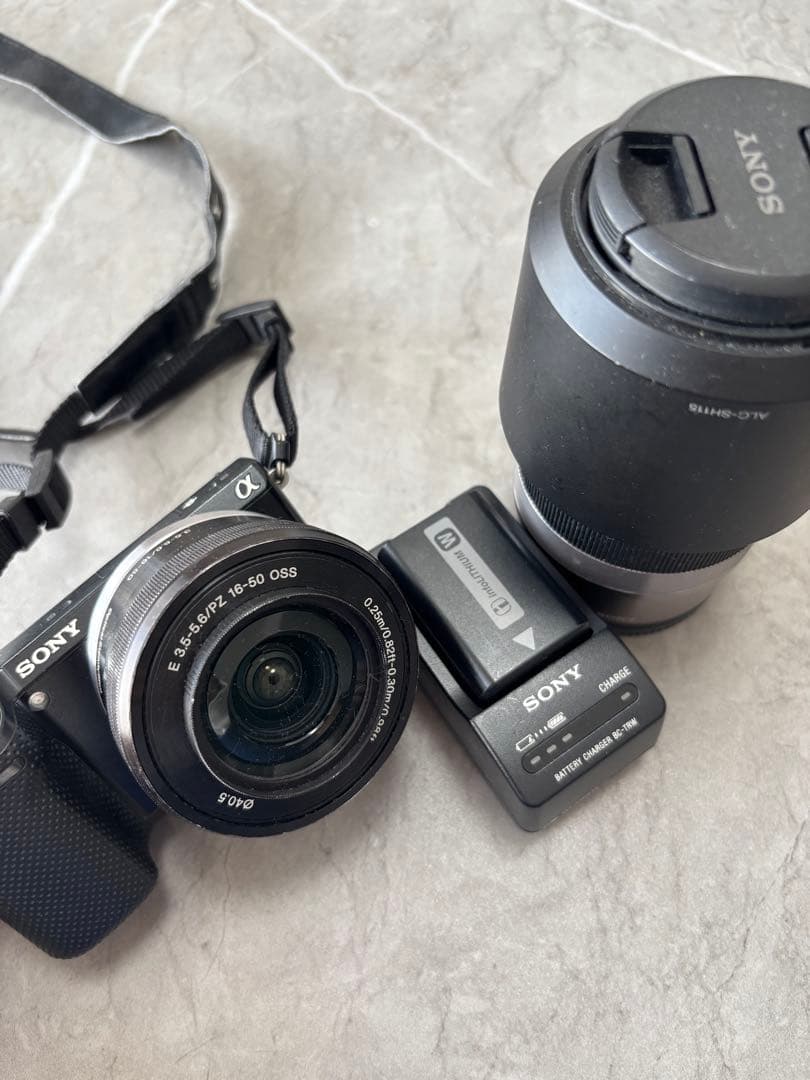 SONY ミラーレス一眼 NEX-5T ※液晶一部変色あり