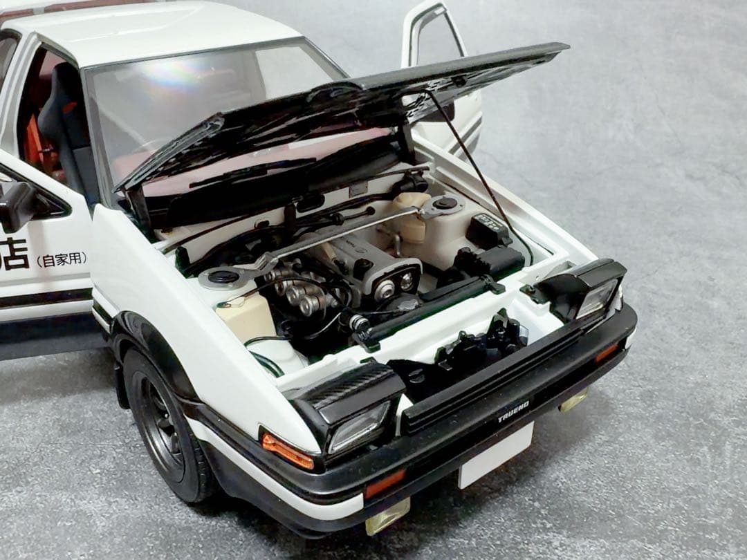 AUTOart 1/18 トヨタ スプリンター トレノ AE86 頭文字 D