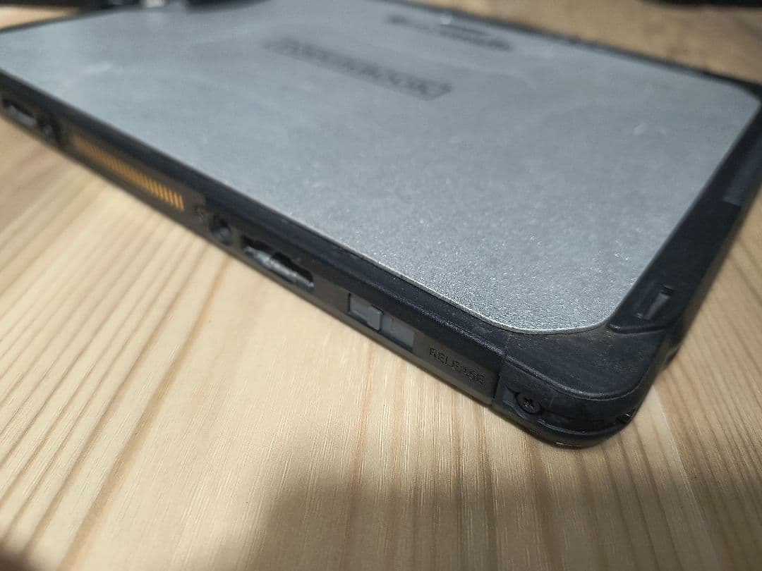 Panasonic Toughbook 10.1インチ CF-20