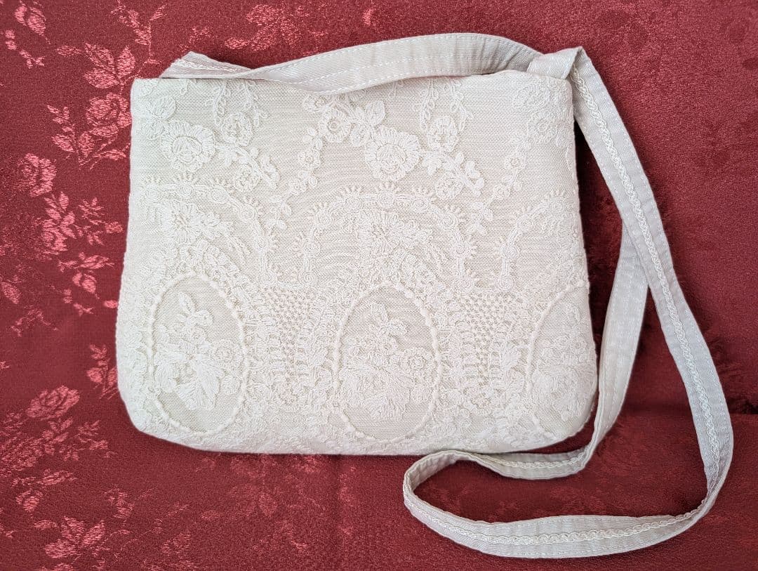 花柄刺繍 ショルダーバッグ