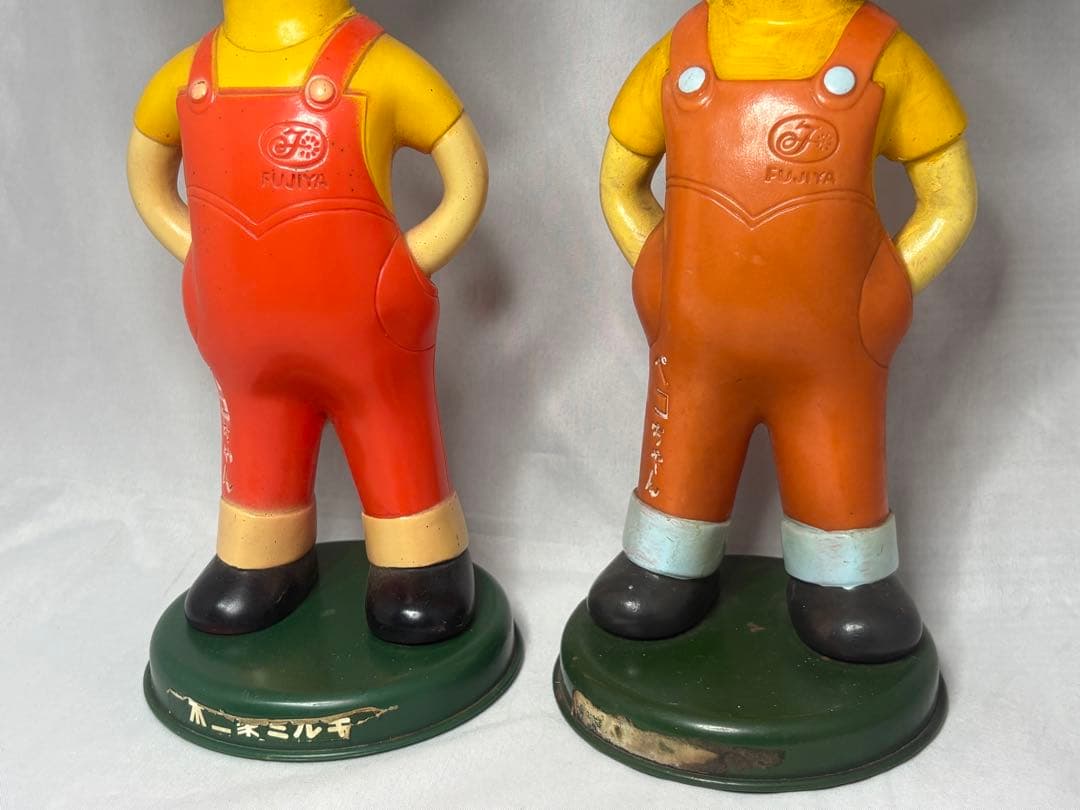 不二家ペコちゃん　頭部のビス2本と1本　2体セット