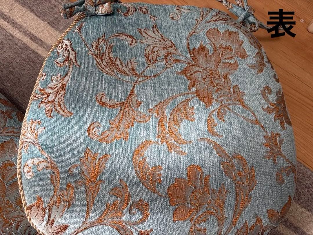 青と金の花柄 椅子用クッション