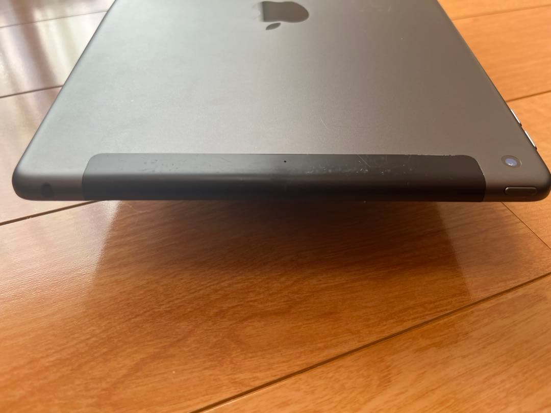 IPAD 第8世代 32GBSIM +Cellular スペースグレイジャンク品