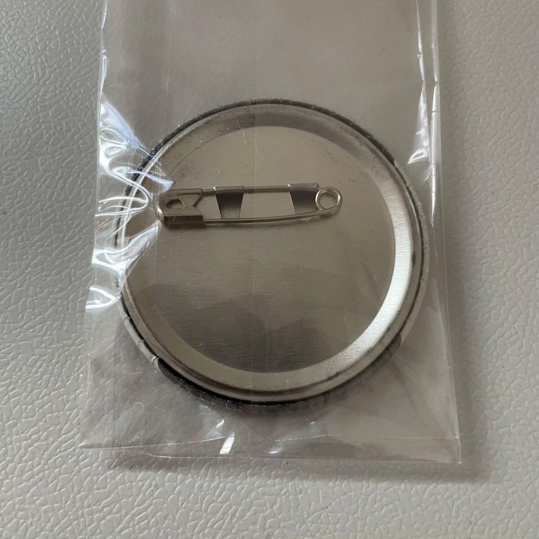 進撃の巨人　attack 音 体感2 缶バッジ　エレン　ポスタービジュアル