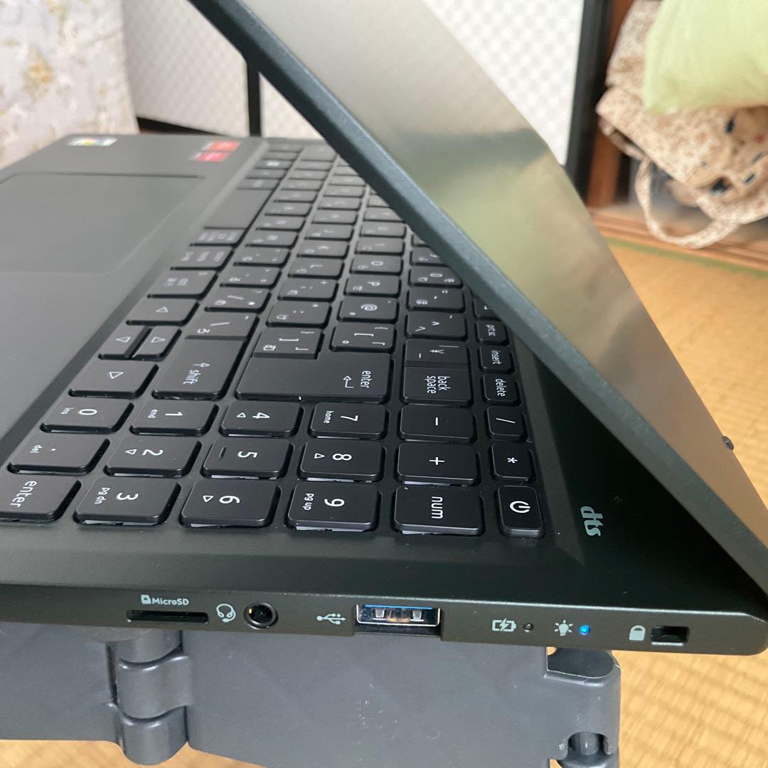 ノートパソコン　16インチ　　Acer SFE16-43