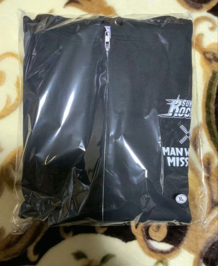 りん　MAN WITH A MISSION × サンロッカーズ渋谷 パーカ