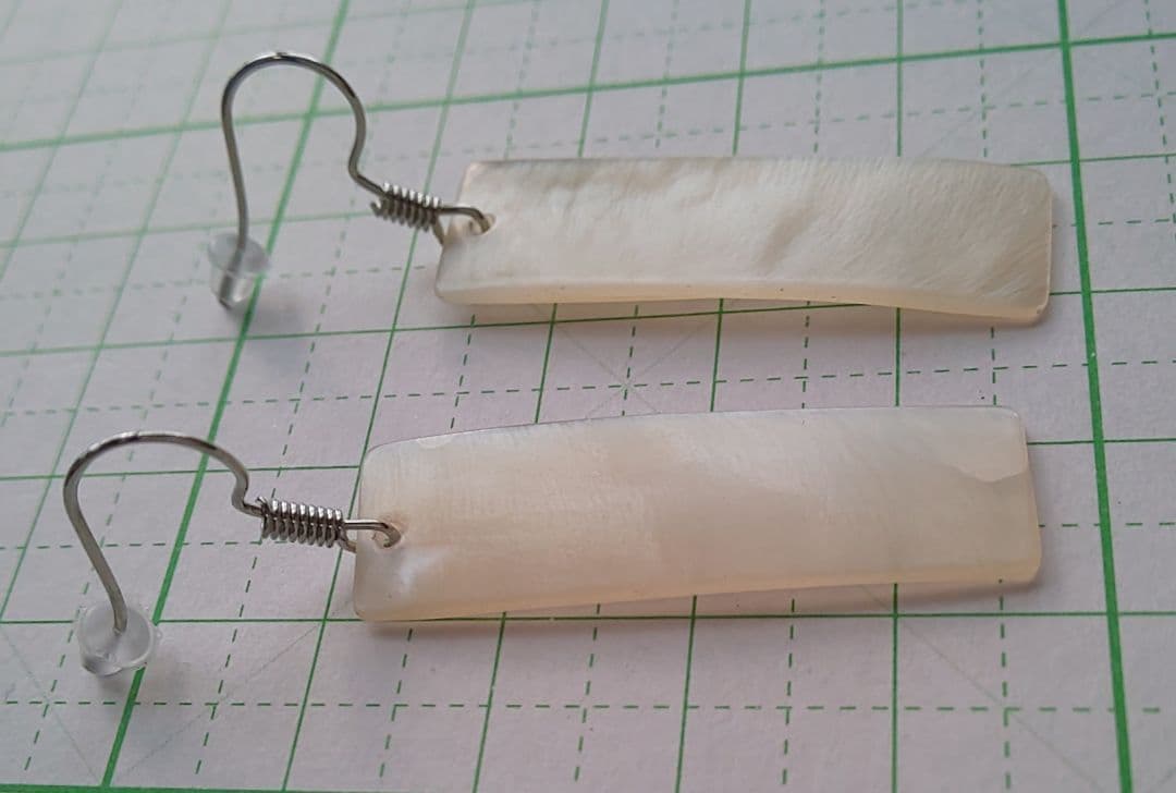 HM　ピアス　シルバー　シェル　ホワイト　短冊型　白　貝