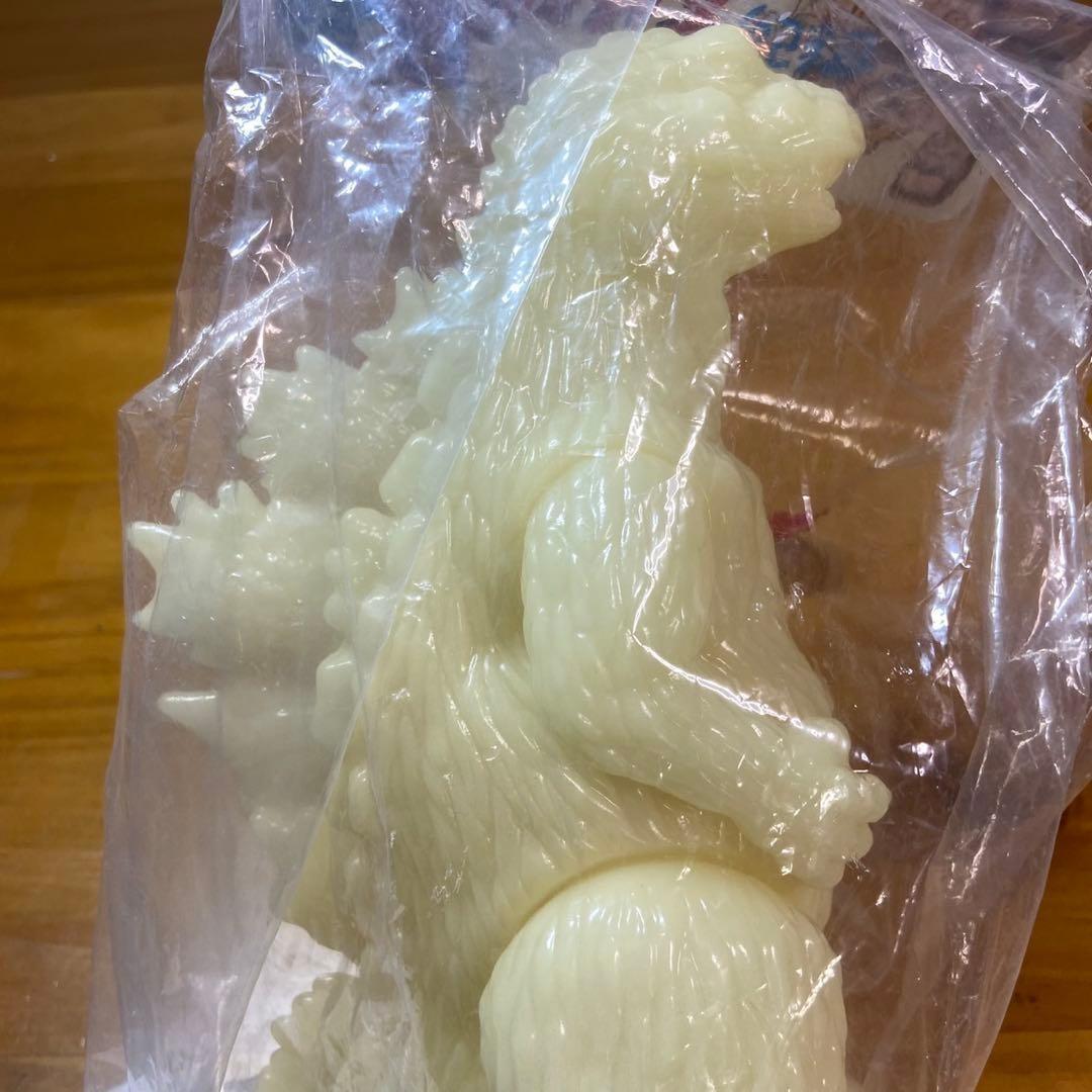 M1号 世紀の大怪獣 ゴジラ 1962 キンゴジ蓄光成型 新品未使用 5790