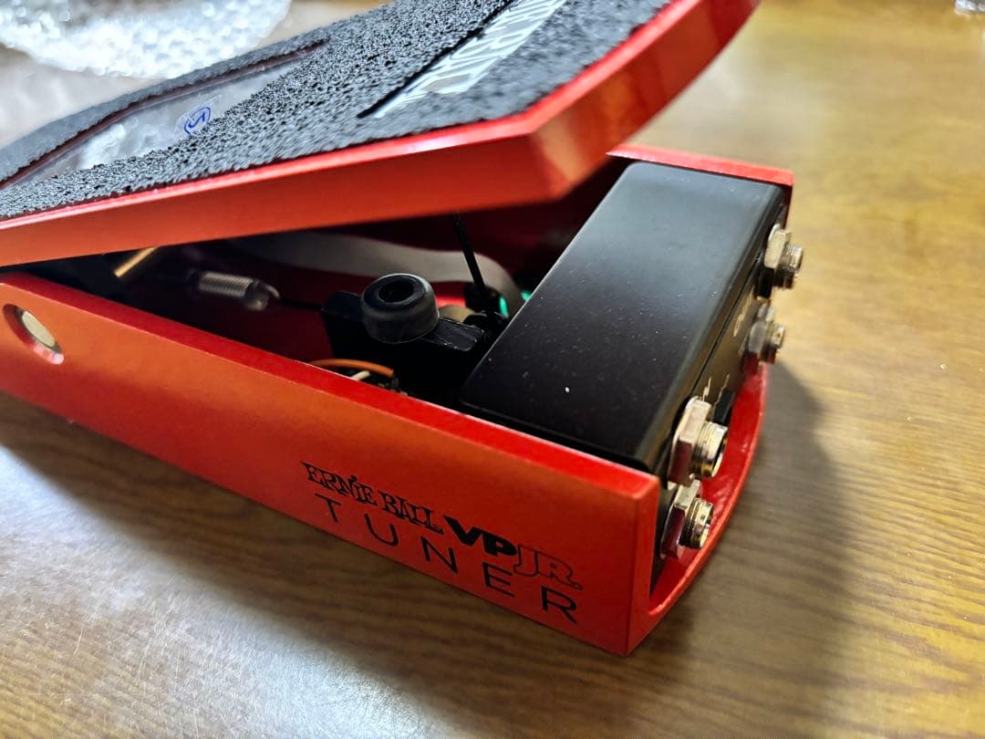 ギター EARNIE BALL VPJR Tuner-Red