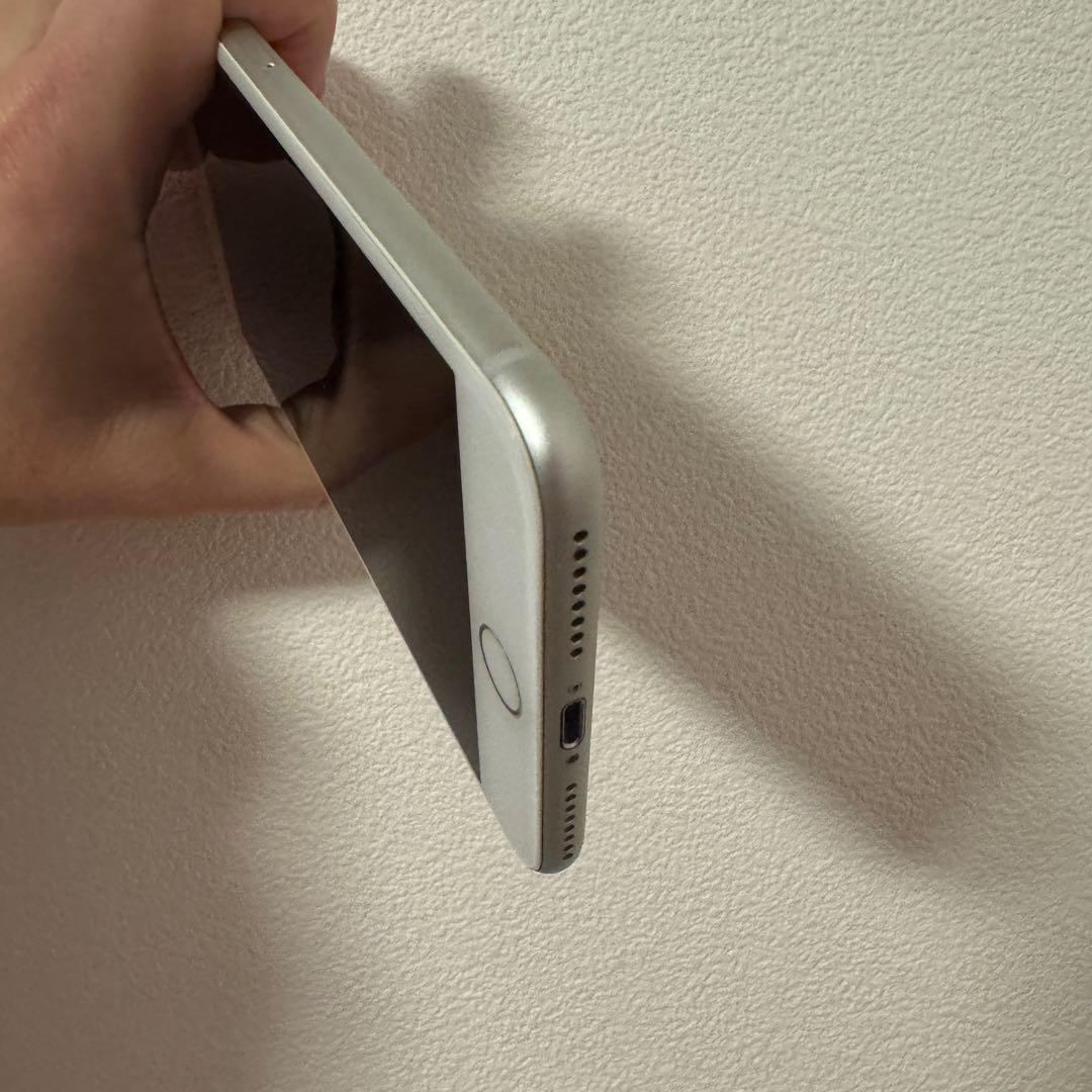 iPhone 8 Plus 256G シルバー 充電器 純正イアホン おまけ付