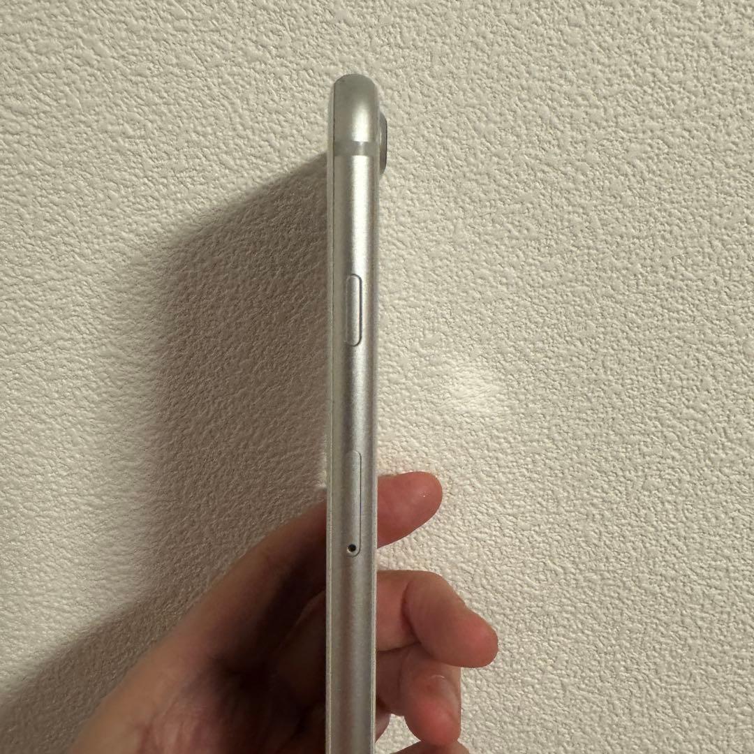 iPhone 8 Plus 256G シルバー 充電器 純正イアホン おまけ付