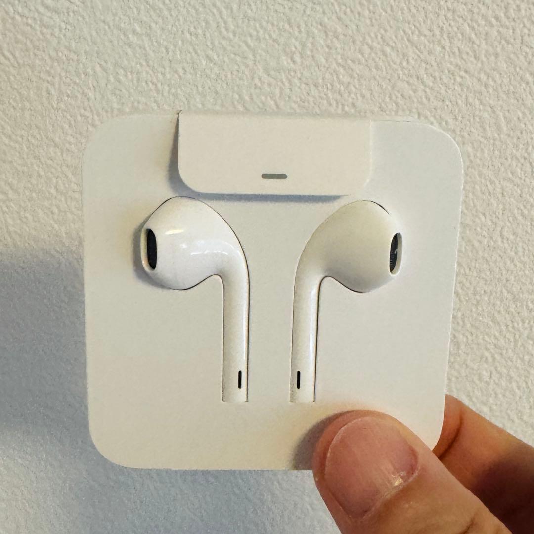 iPhone 8 Plus 256G シルバー 充電器 純正イアホン おまけ付