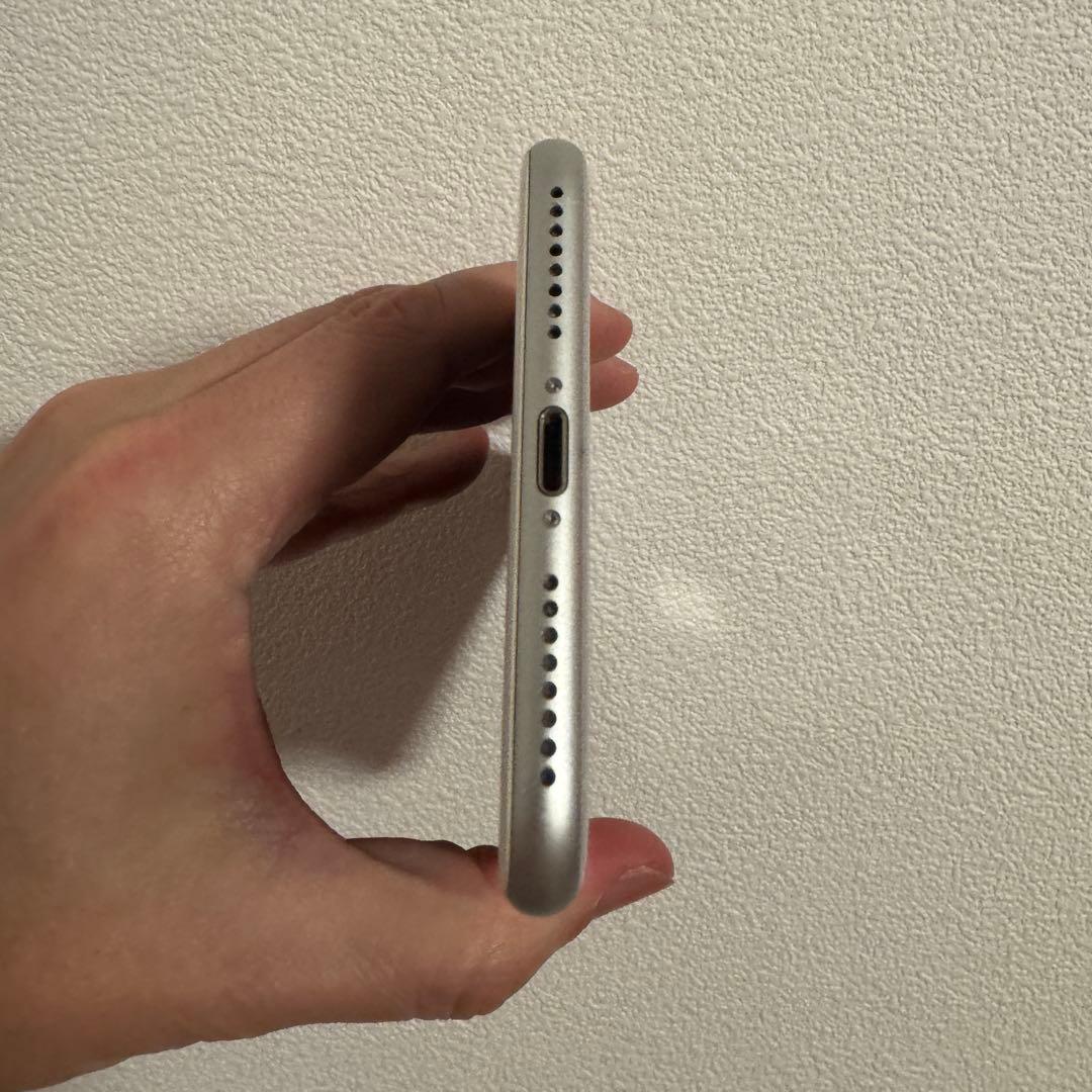 iPhone 8 Plus 256G シルバー 充電器 純正イアホン おまけ付