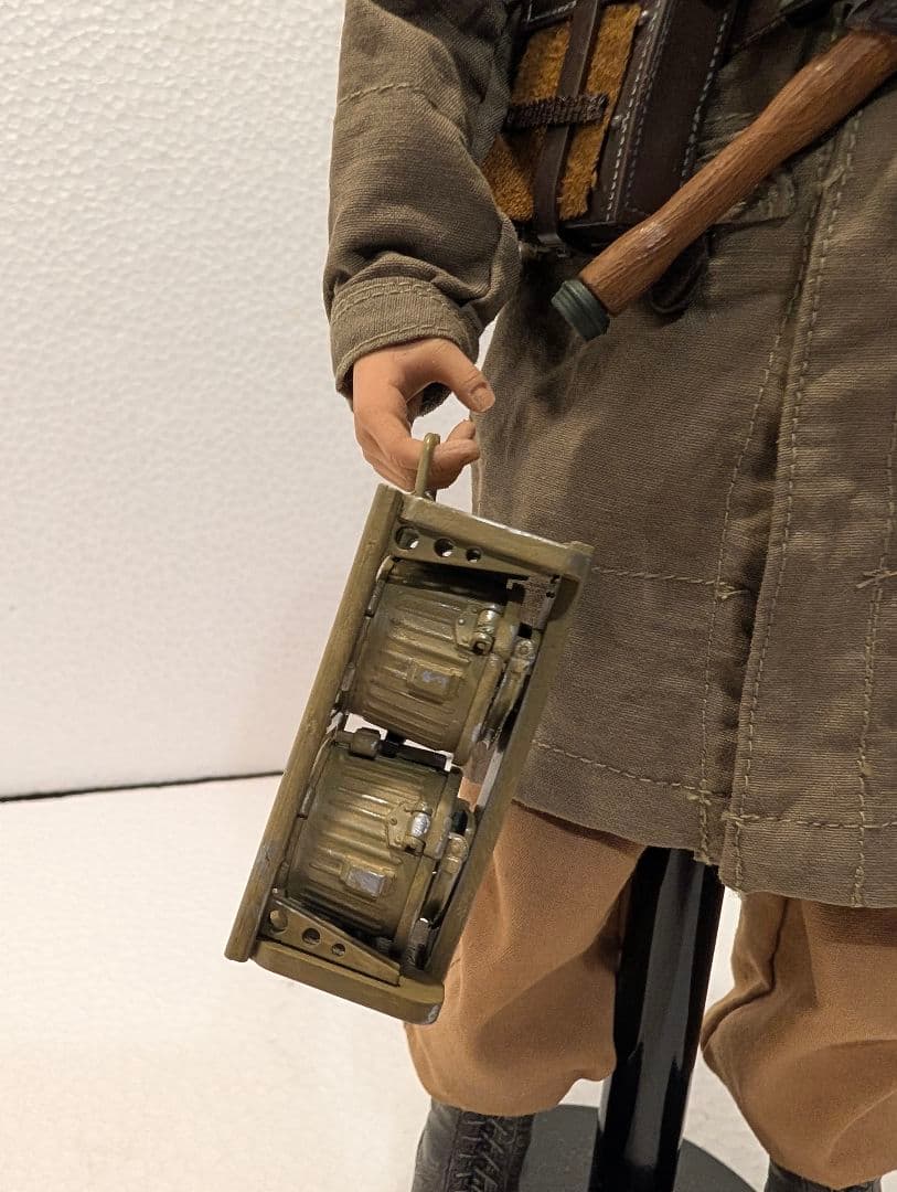 1/6 ドイツ降下猟兵　ミリタリーフィギュア MG ドラムマガジン　付き