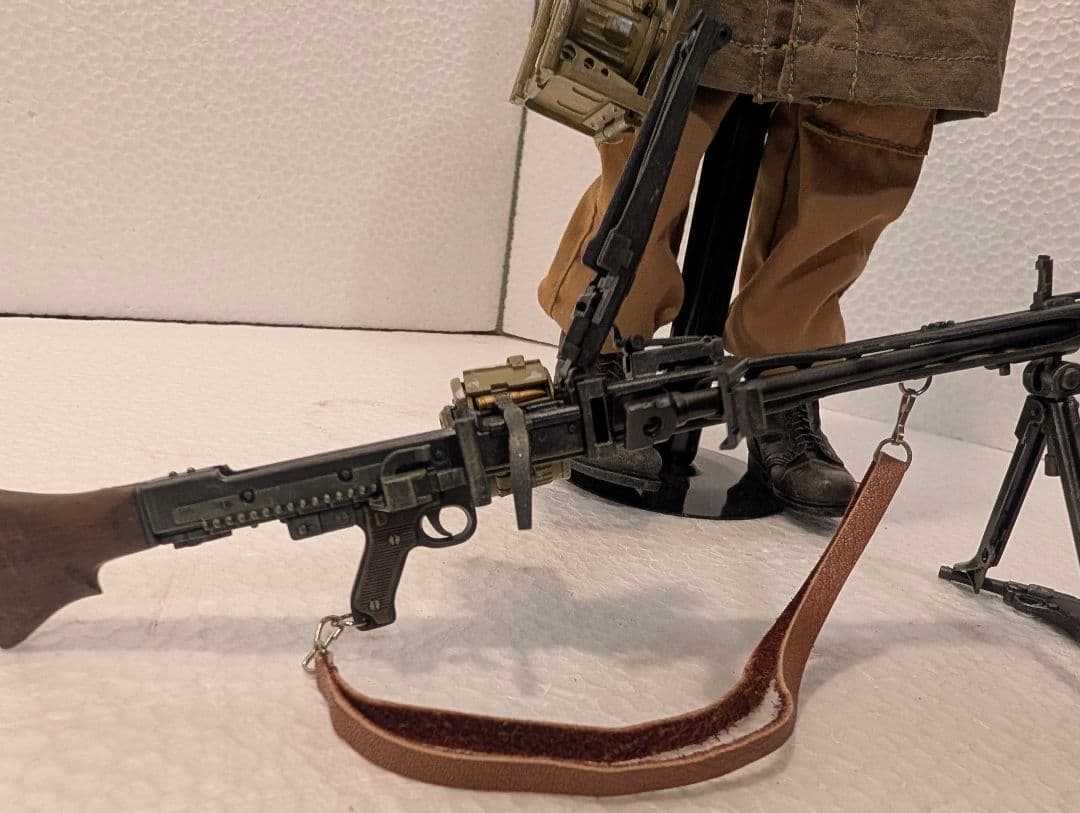 1/6 ドイツ降下猟兵　ミリタリーフィギュア MG ドラムマガジン　付き
