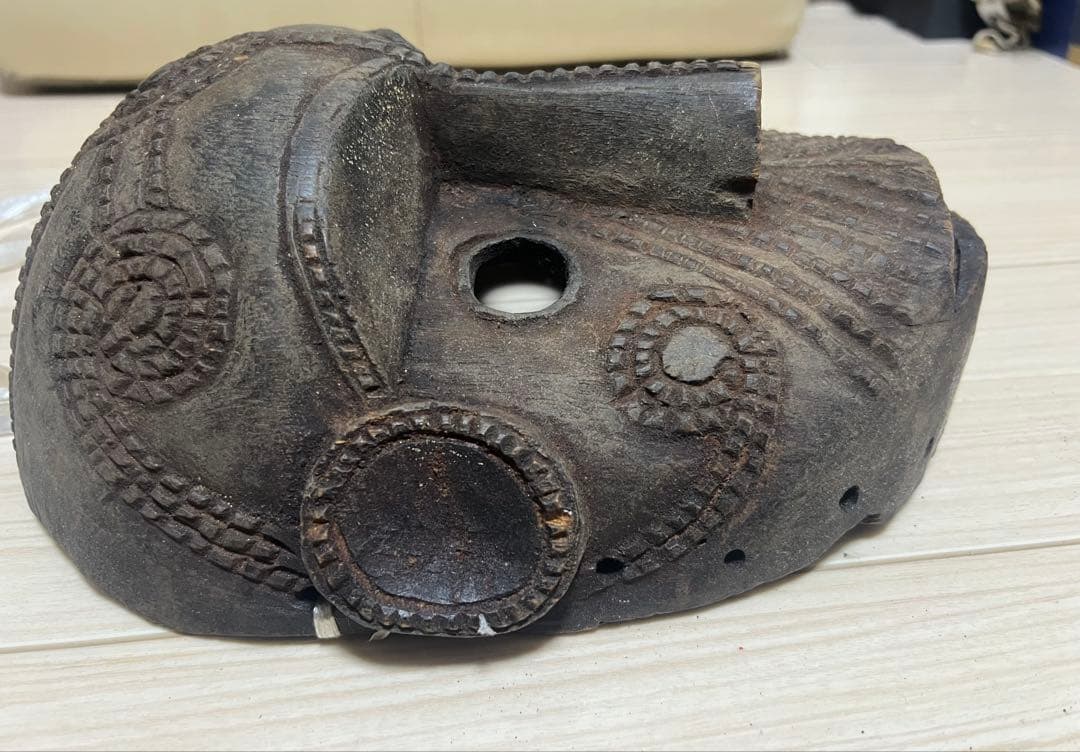 ビンテージ　タンザニアハンドメイド木製マスク　B