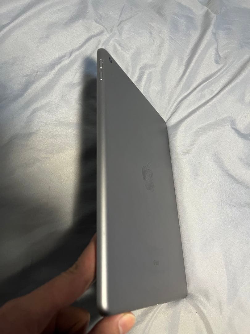 Apple iPad 第6世代 32GB 本体