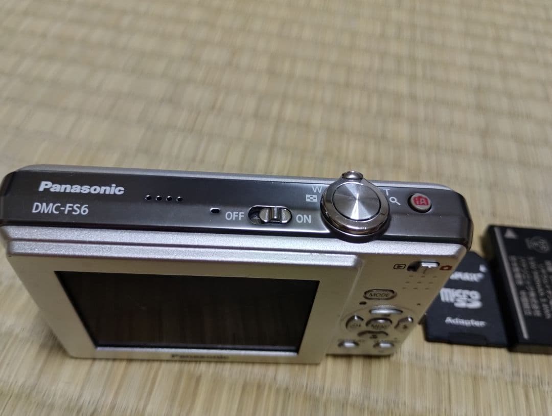 デジタルカメラ　Panasonic DMC-FS6