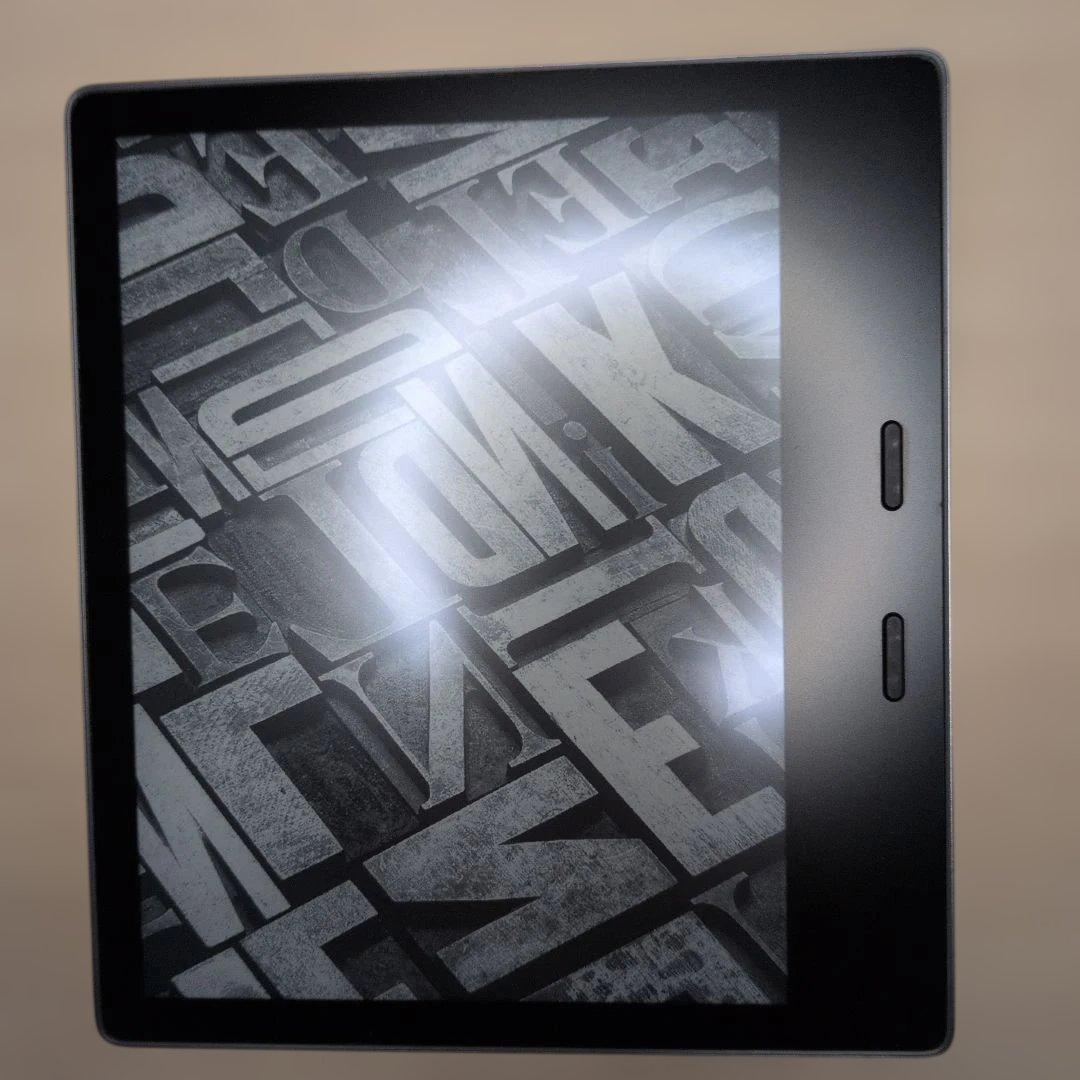 Kindle Oasis 第10世代 32GB 広告なし（充電ケーブル付）