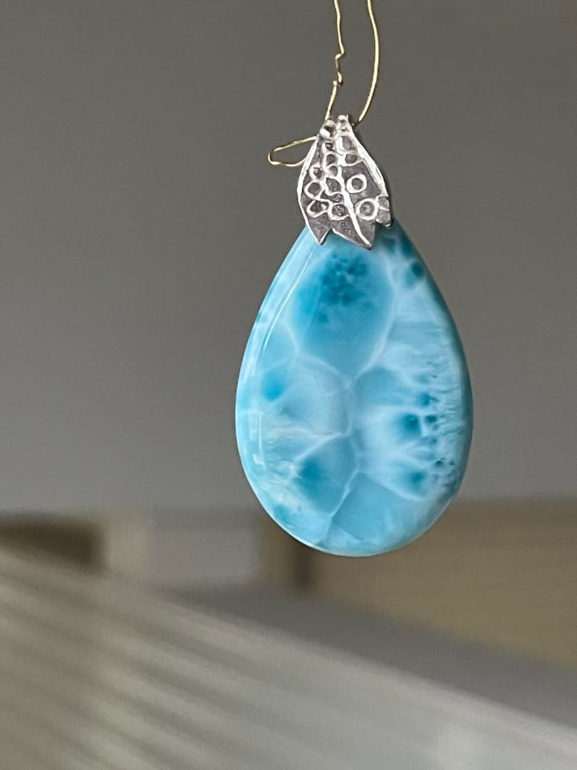 天然石☆高品質！ラリマーしずく型ペンダントトップ☆リーフバチカン&模様が美しい