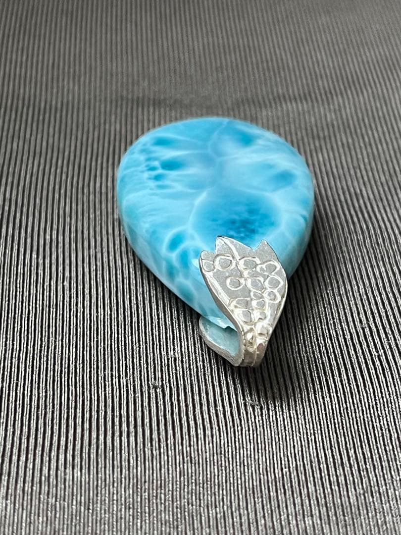 天然石☆高品質！ラリマーしずく型ペンダントトップ☆リーフバチカン&模様が美しい