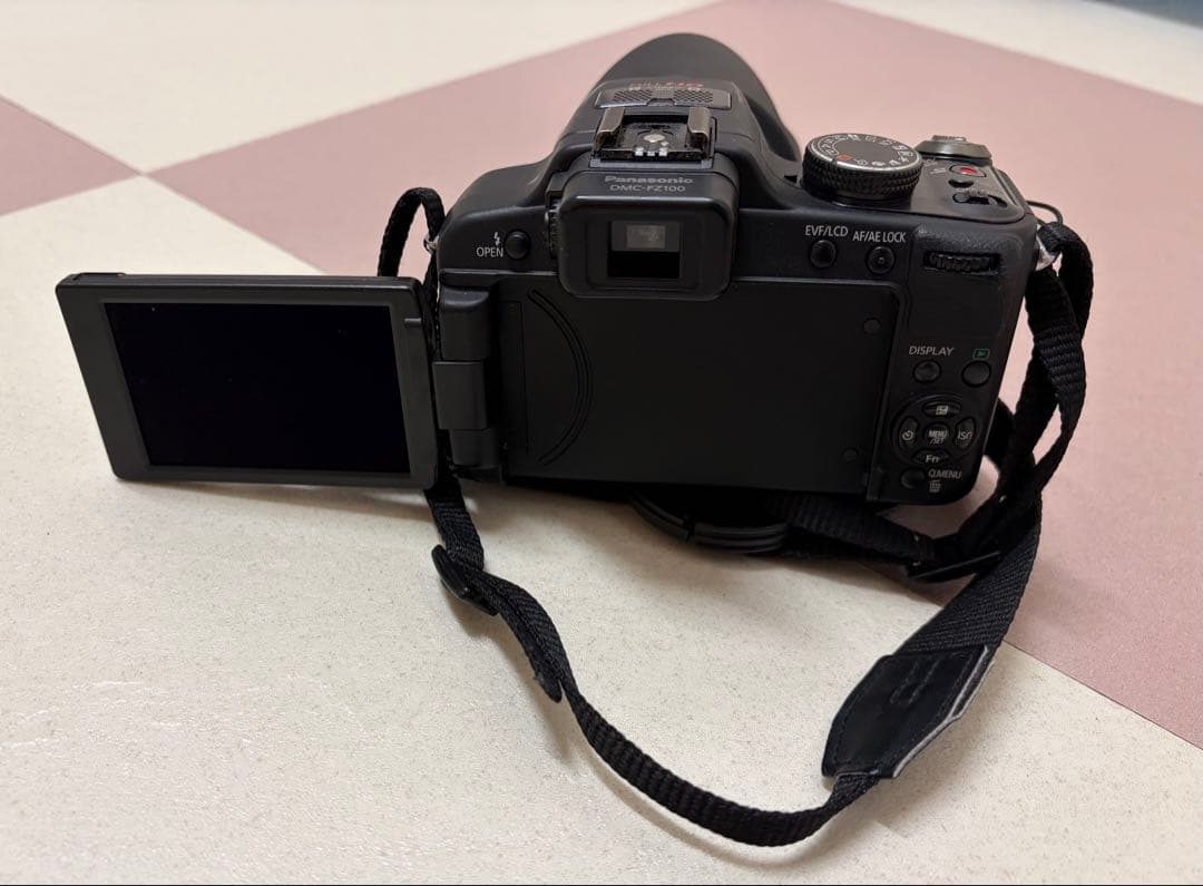 LUMIX FZ100 コンパクトデジタルカメラ