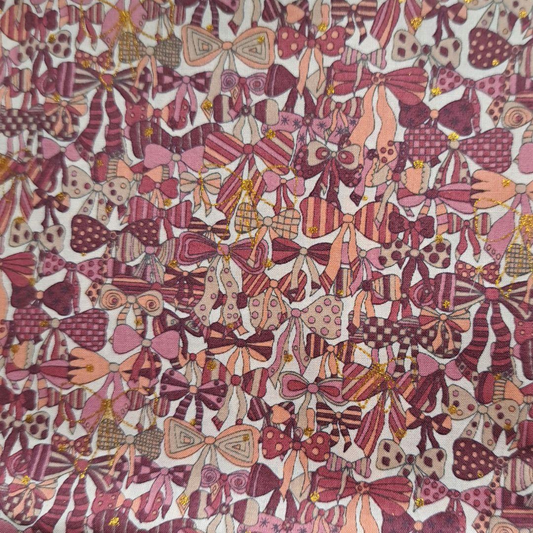 生地見本　アシュテッド・アデラジャ・ジェニーズリボンズ