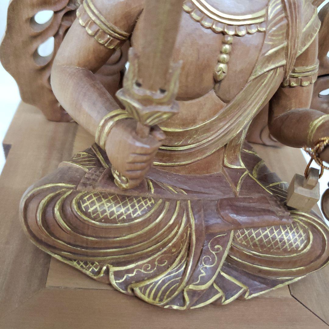 蔵出し特価　魔除★アフリカ白檀 不動明王座像4寸 眼入・瑟瑟座★約２kg