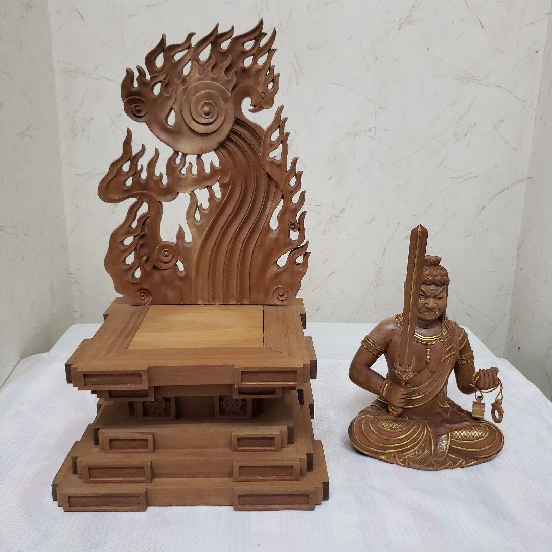 蔵出し特価　魔除★アフリカ白檀 不動明王座像4寸 眼入・瑟瑟座★約２kg