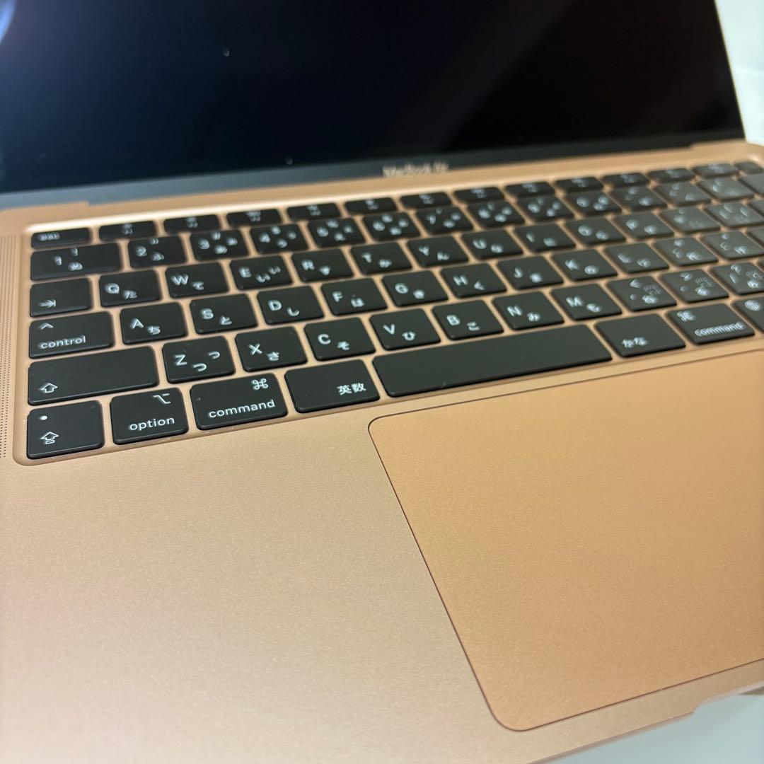 Apple M1チップ搭載13インチMacBook Air