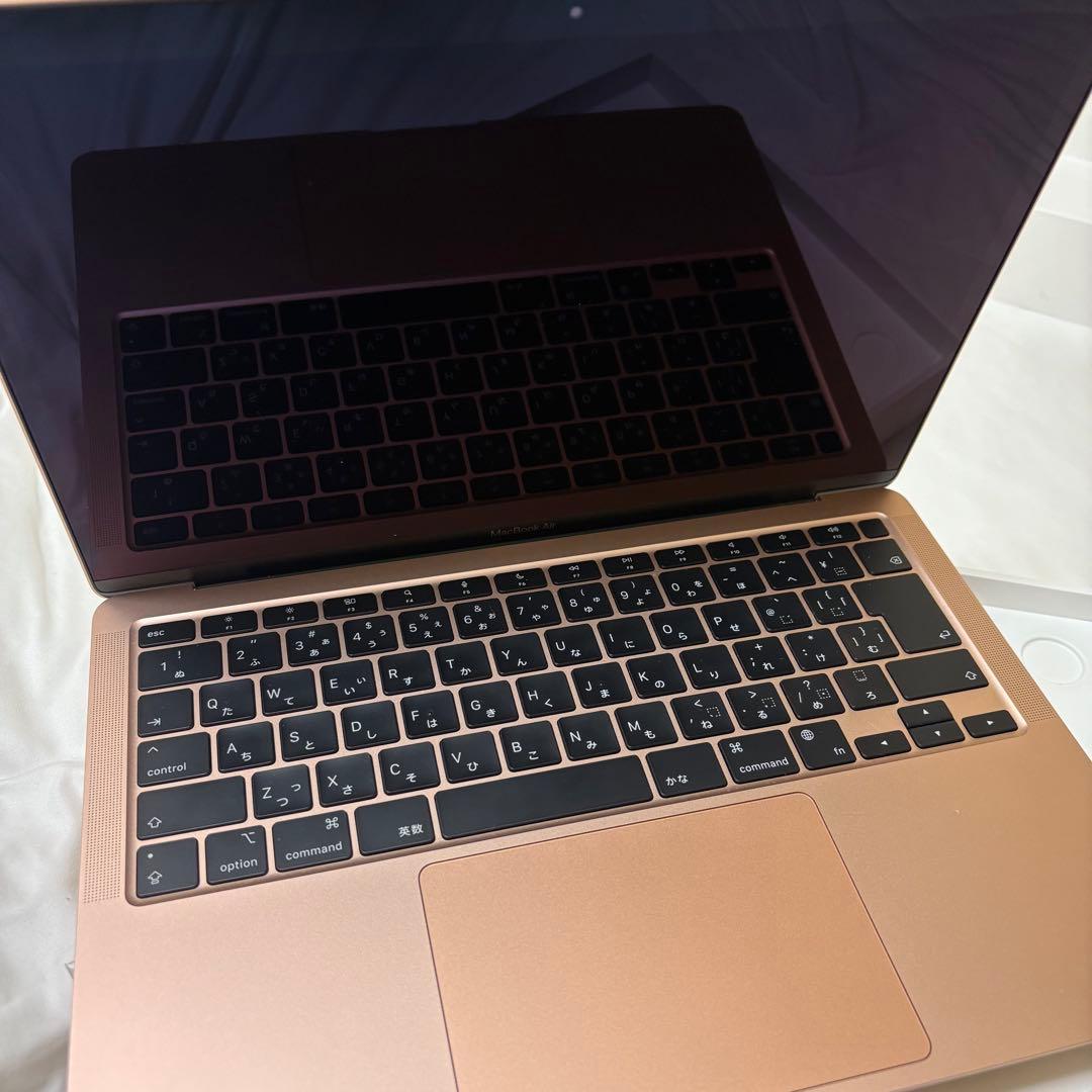 Apple M1チップ搭載13インチMacBook Air