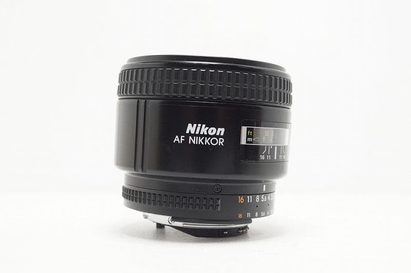 ■ 銘玉 単焦点　Nikon AF NIKKOR 85mm F1.8 D